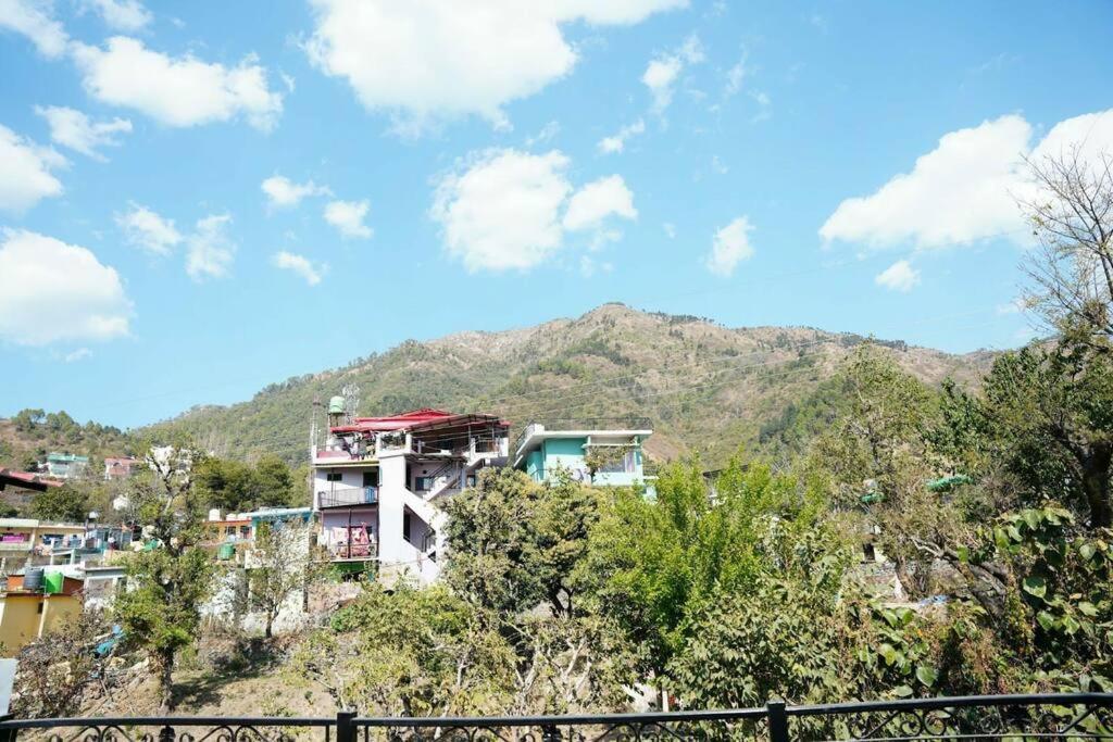 The Periwinkle Homestay Bhīm Tāl Extérieur photo